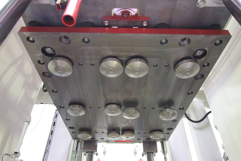 csm_hessgroup-rh1400-pneumatic-tamper-head-clamping_3dd11945bf